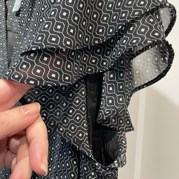 H&M - Size 14 Rayon dress in classic pattern and flattering cut. - Picture 5 of 7